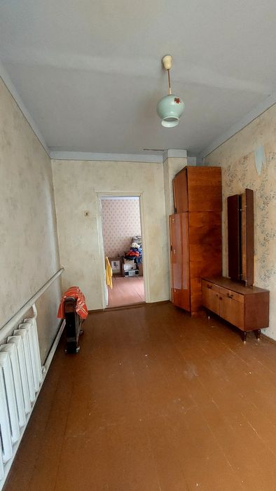 Продам 4-кімнатну квартиру. Вул.Шаргородська,46.