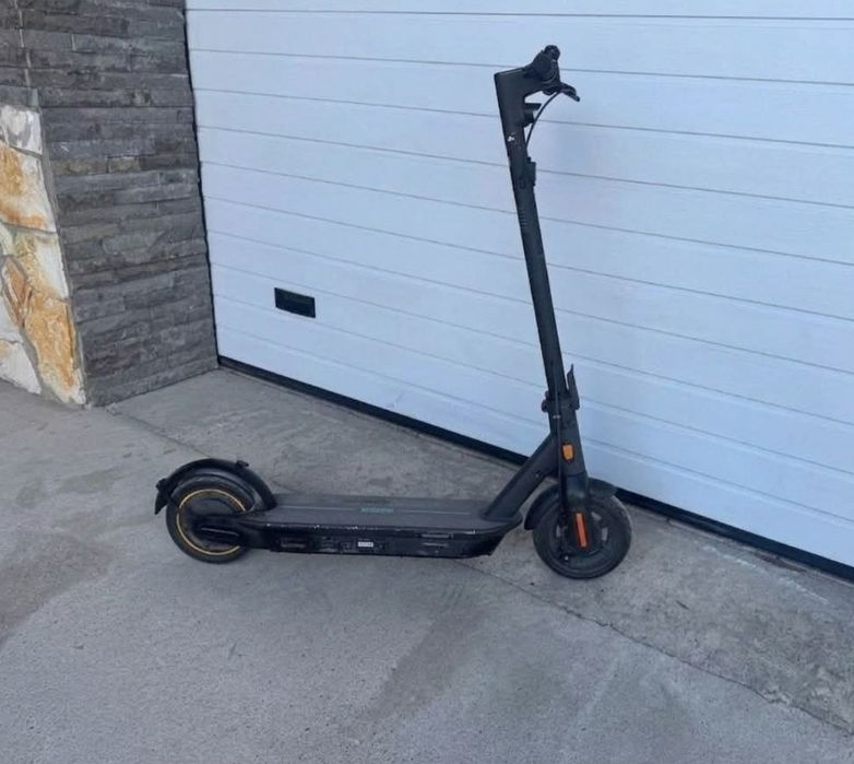 Електросамокат Segway Ninebot