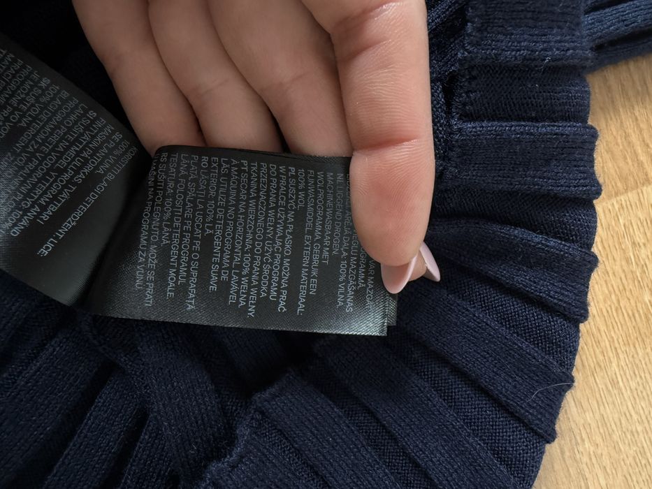 Sukienka z wełny marino 100%  Długa z golfem rozpinanym  h&m