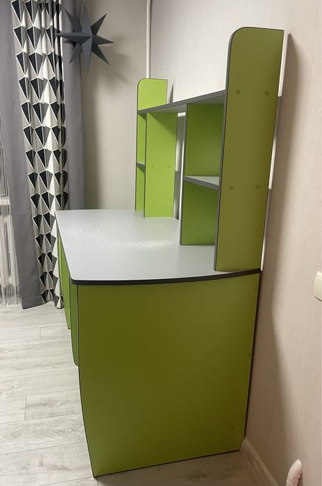 Стол письменный