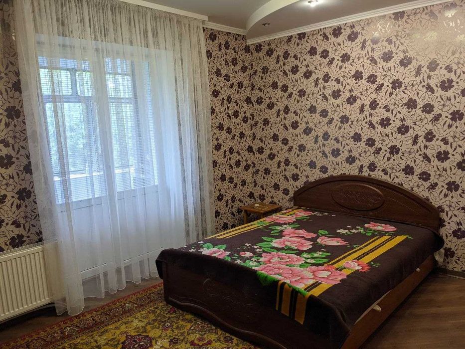 З комнатная квартира с ремонтом и мебелью