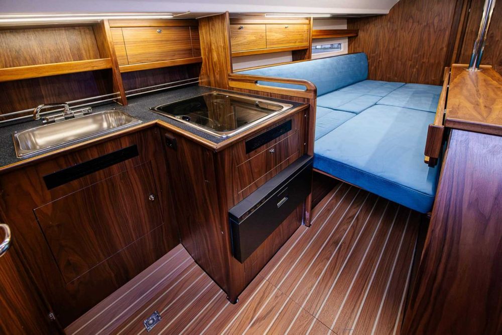 Czarter  NOWY  JACHT Antila 26 cc (26.2) Ster Strumieniowy Jeziorak