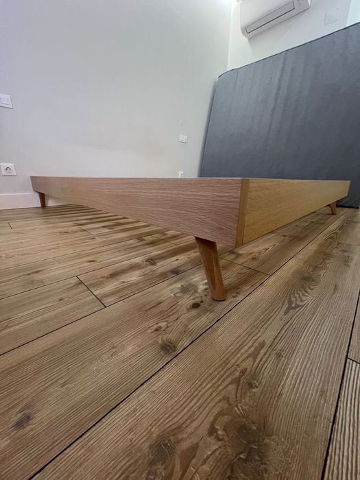 Cama 180x200 com estrado de ripas