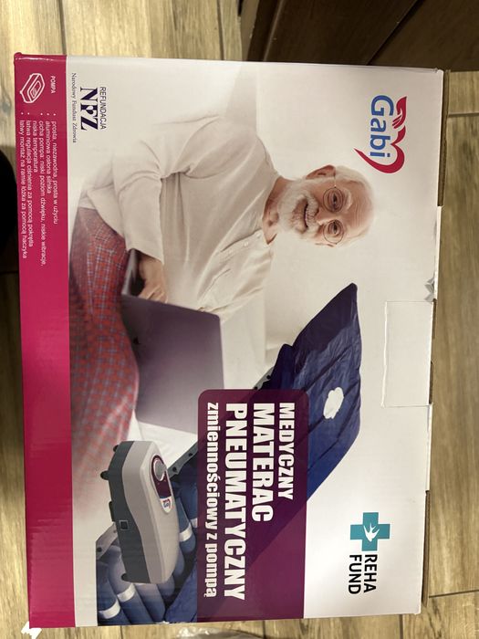 Materac przeciwodleżynowy rurowy