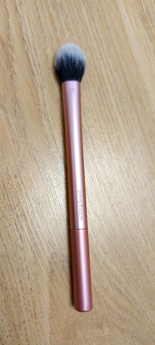 Кисть для макияжа RT