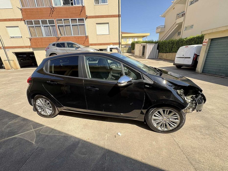 Peugeot 208 1.2 PureTech Gasolina