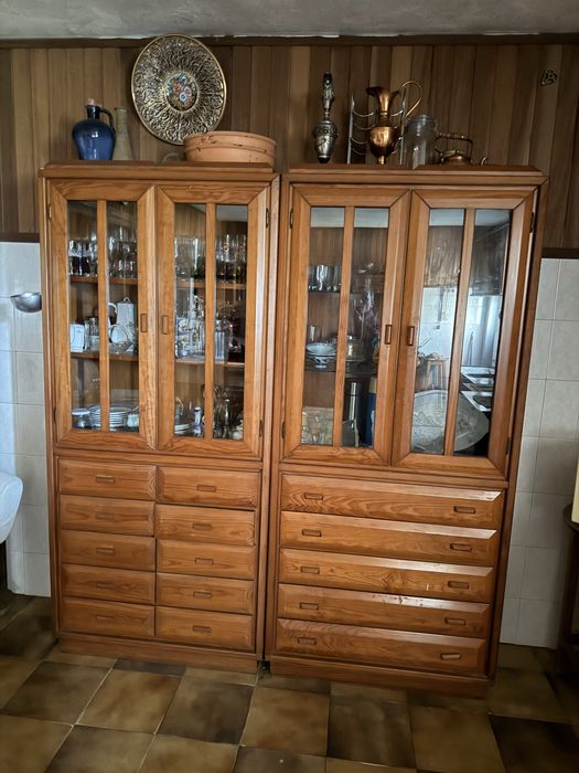 Móveis usados em Pinho e Castanho