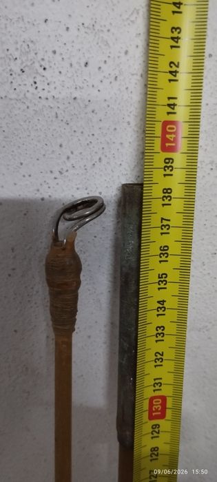 Três (3) canas de pesca. As medidas estão nas fotos. 20€ cada uma. Em Loulé.