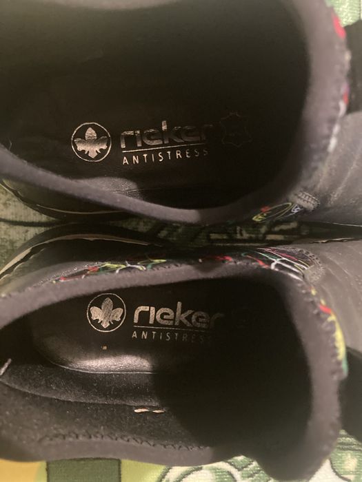 Sprzedam półbuty damskie sportowe Rieker r40