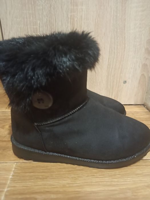 Уггі Emu Australia