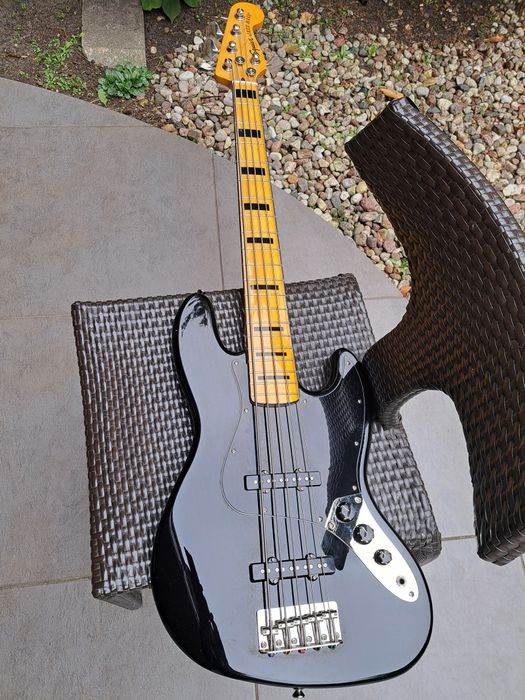 Gitara basowa  Squier 5