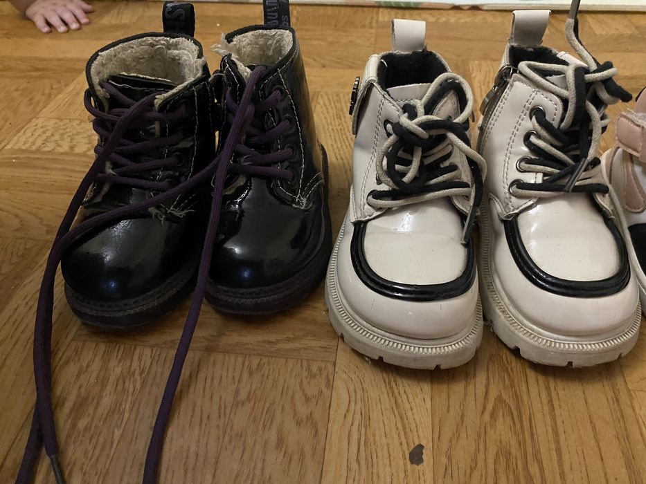 Взуття на дівчинку