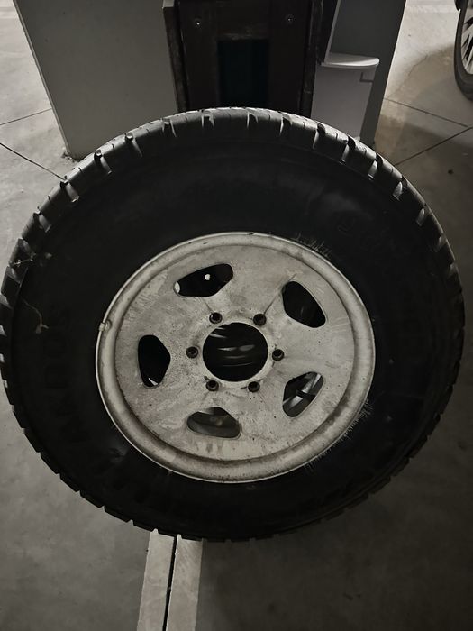Roda jeep bom estado