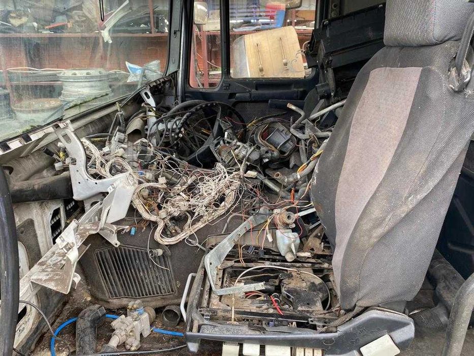 Кабіна MAN F2000 Commandor продається тільки ціла як на фото!