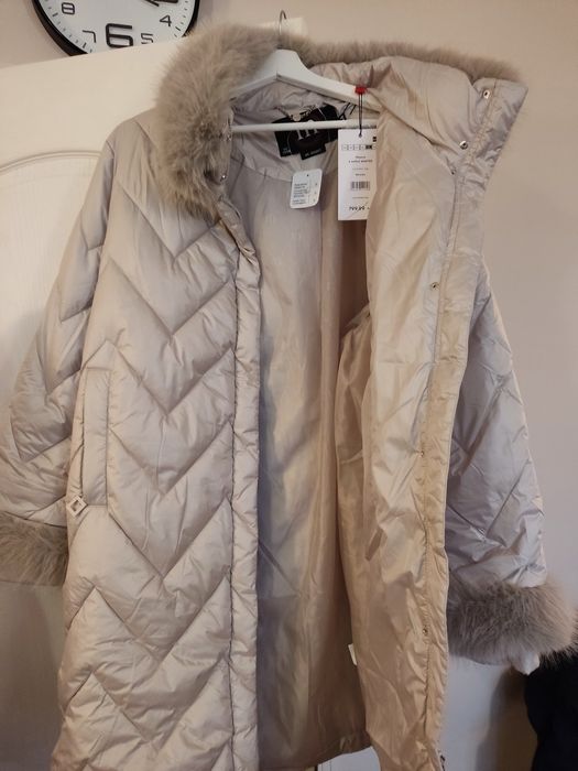 Sprzedam kurtkę damska, nową.44 rozmiar. 300 zł.