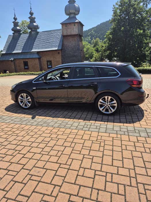 Sprzedam auto opel astra j