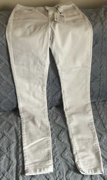 Vero Moda białe jeansy Tanya Mid Rise Skinny rozmiar S