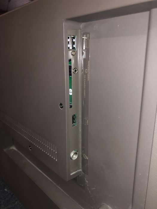 ТЕРМІНОВО Продам телевізор KIVI 65UK30G, 65 дюймів