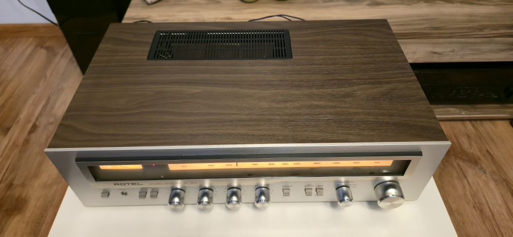 Rotel RX 303 amplituner/radio