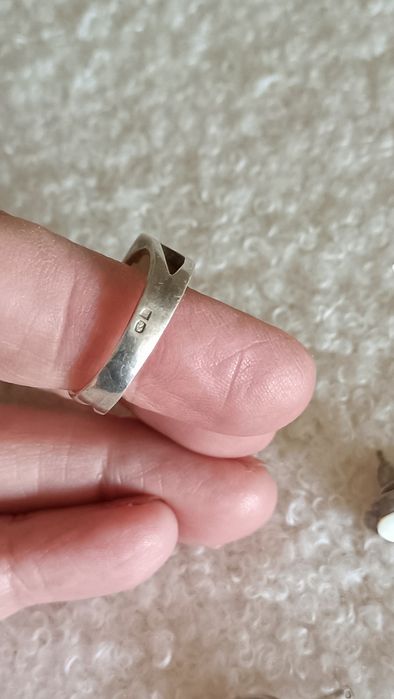 Conjunto anel, brincos e pendente em prata com contraste e madrepérola.