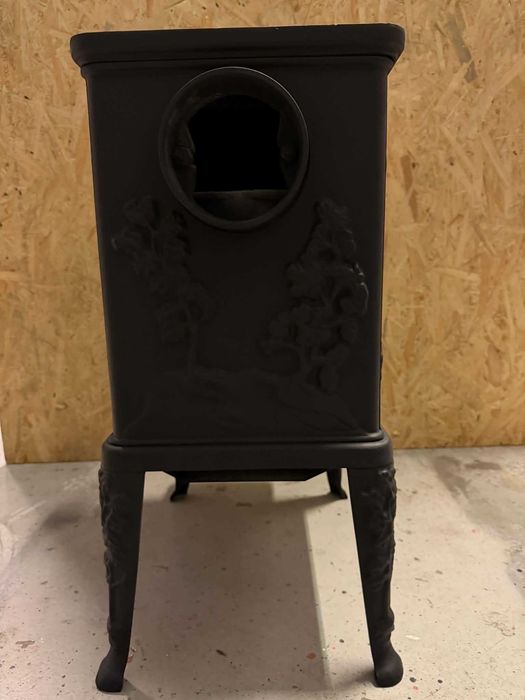 Dovre CB 100 – norweski żeliwny piec na drewno