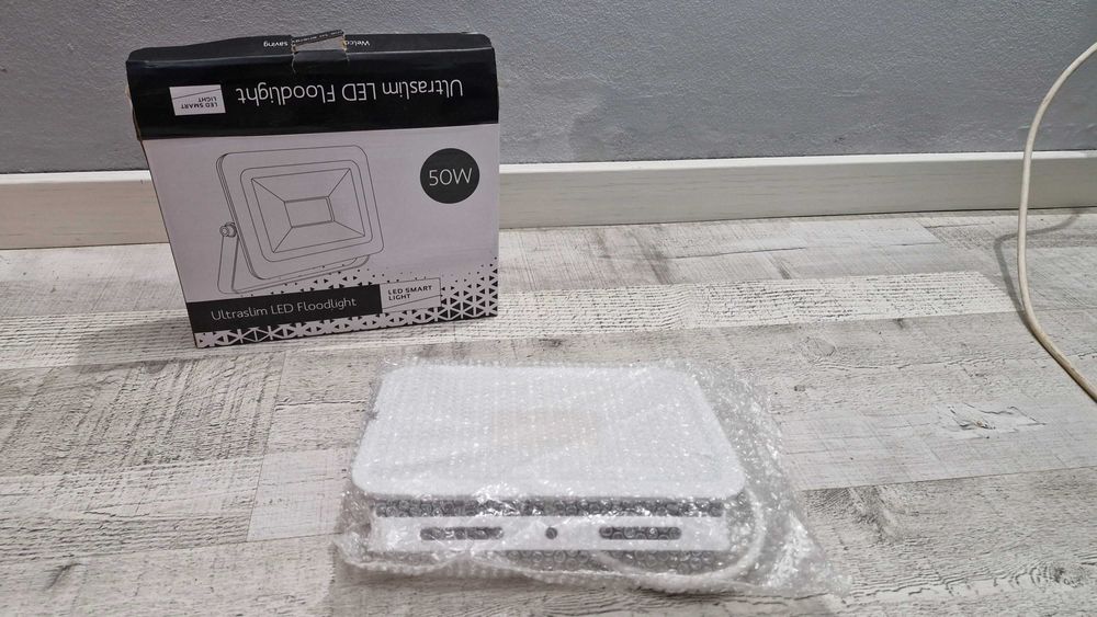 10 unid Projetor LED 50W Ultraslim (IP65 Exterior)