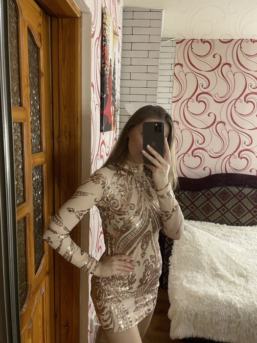 Вечірня свкня в паєткі