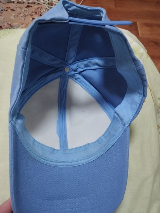 Продам жіночу кепку бейсболку