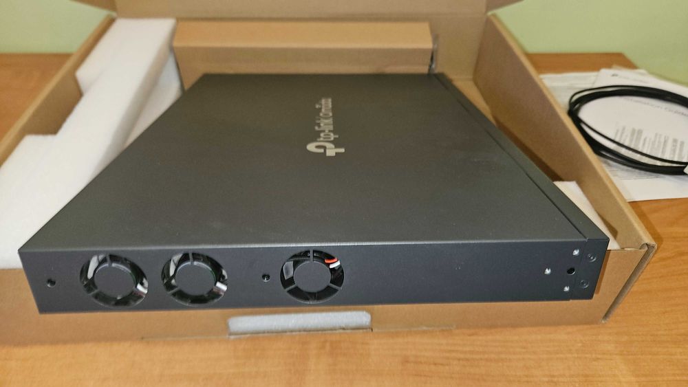 Комутатор TP-Link SG3428XPP-M2, 24 порти 2.5G Ethernet, PoE++