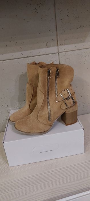 Buty damskie zamszowe r. 40