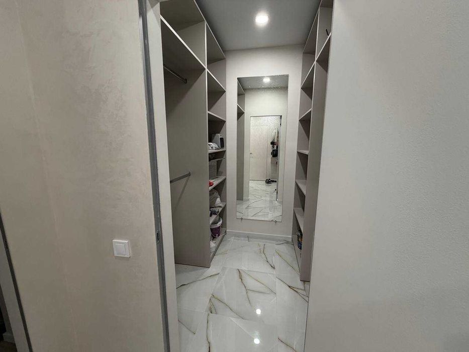 Продам ТОП 1  квартира Днепровская Брама 2
