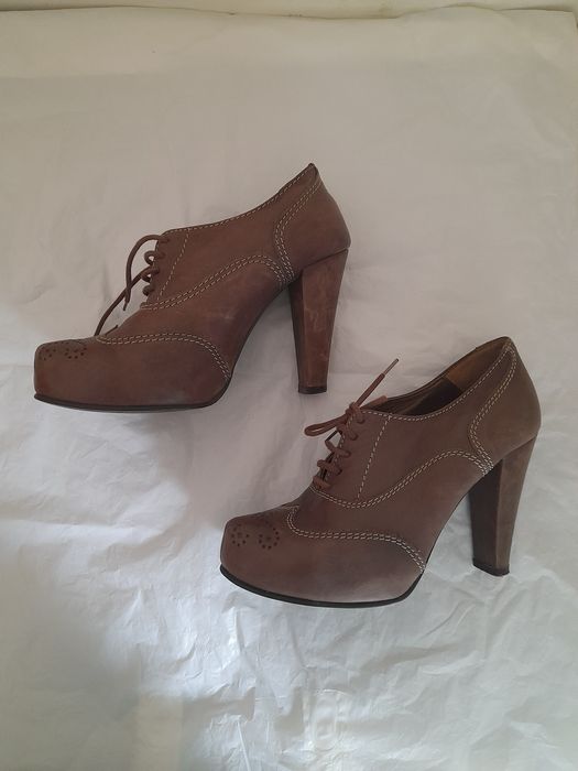 Sapatos altos Gianna em pele