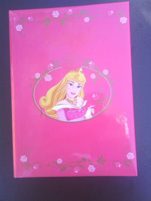 Luggage: Hello Kitty, Winx Club, Scooby-Doo, Toys and Diaries64586499902210122