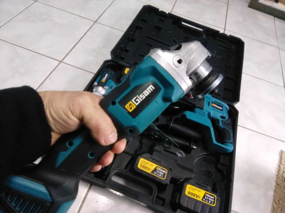 Conjunto de 4 ferramentas: 4 baterias, 2 carregadores,