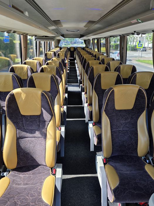 Wynajem autokarów oraz busów, licencjonowany przewóz osób