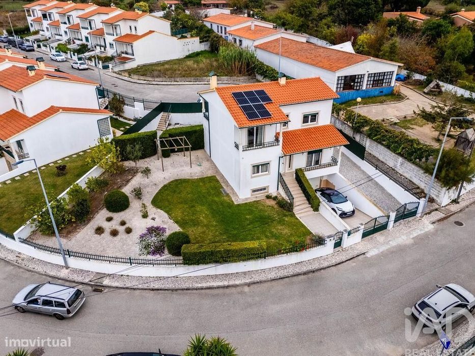 Casa / Villa T4 em Santa Maria, São Pedro e Sobral da Lagoa de 256,00