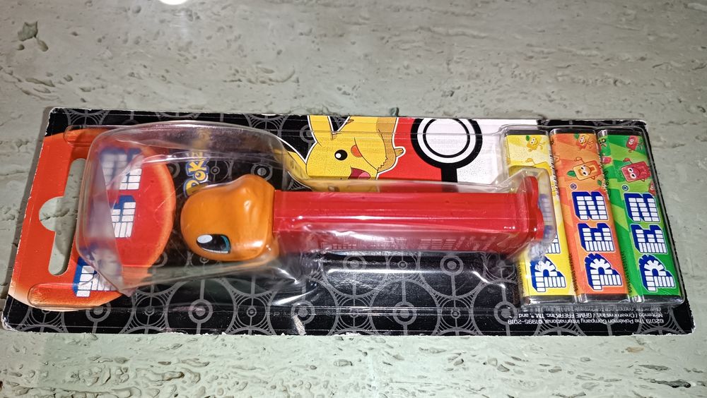 Pokémon 2019 charmander Pez Dispenser Selado