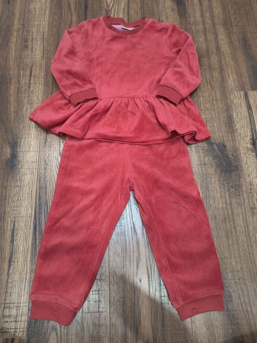 Spodnie i bluza czerwona dziewczęca
