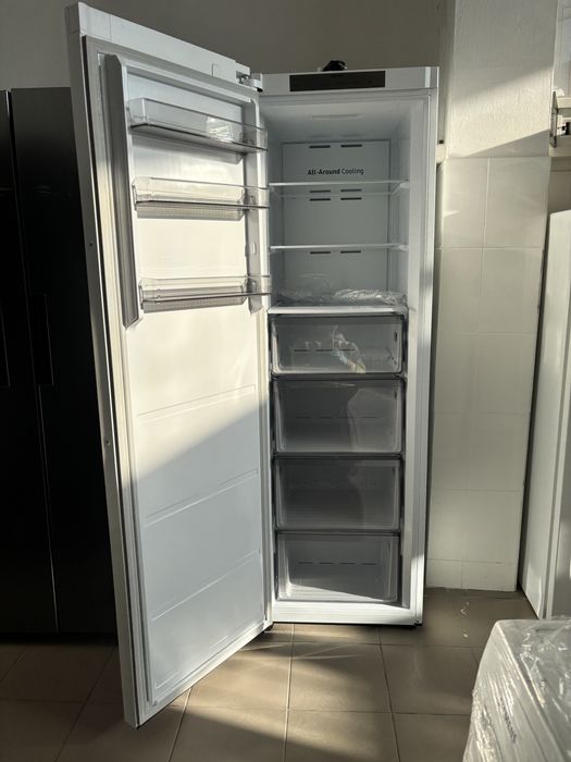 Морозильна камера Bosch GSN54AW40