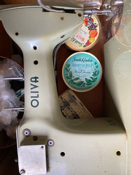 Máquina costura Oliva