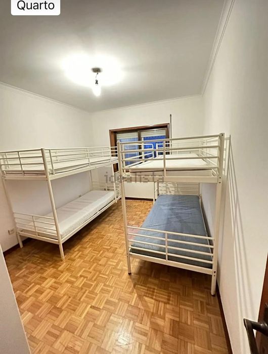 Alugo quartos partilhados  Custóias metro