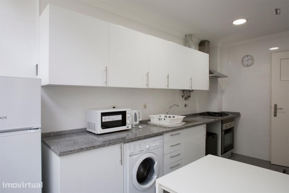 Quarto - localizado em Benfica Lisbon