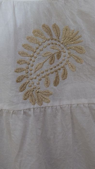 Натуральне вишите плаття 18-24