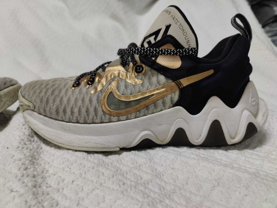 Sapatilhas Nike tam. 43 em muito bom estado.