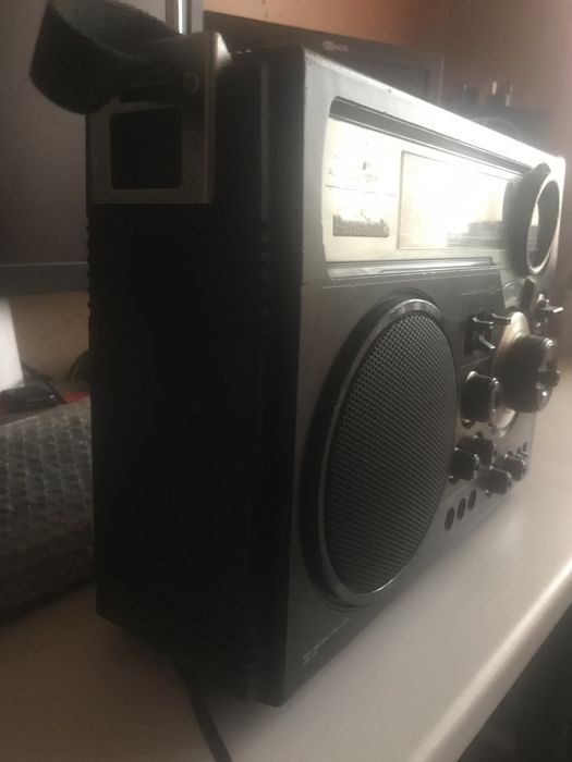 Продам винтажный крутой радиоприемник Panasonic RF-2600