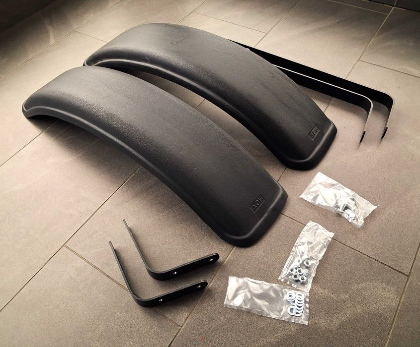 Zestaw Błotników Przednich C-330, C-360, Plastik