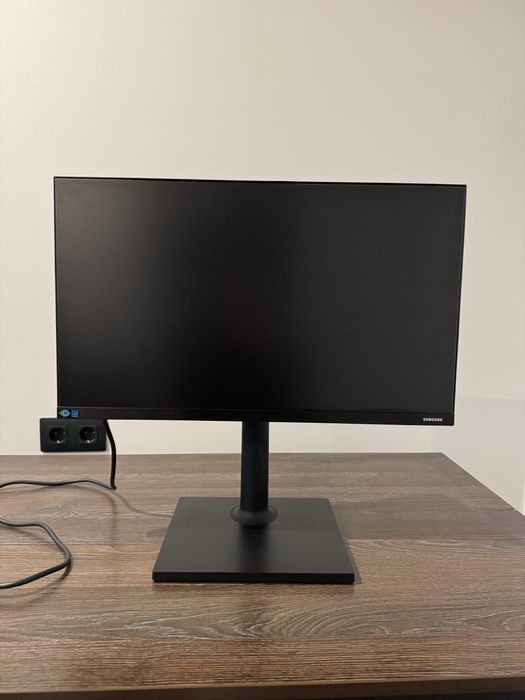 Монітор Samsung, LF24T450