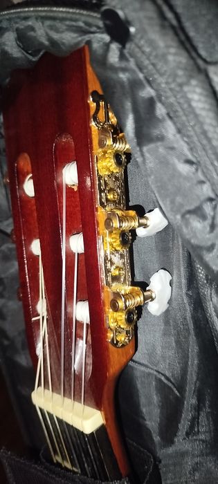 Класична гітара Alhambra