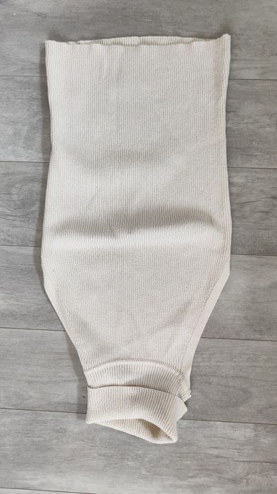 Piękny golf topik GAP beżowy złota nitka