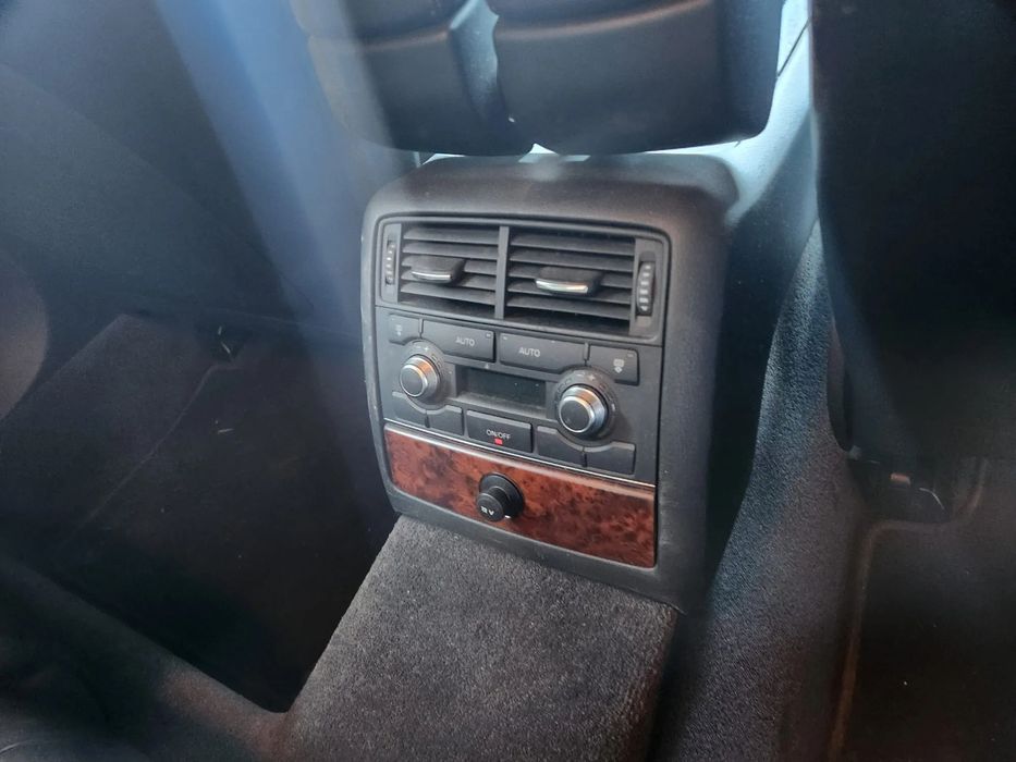 Audi A8  3.0 TDI de 2006 ás peças.